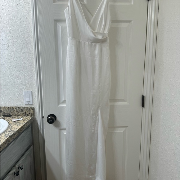 Keepsake The Label This Moment Gown in Ivory Size Small - Picture 3 of 7